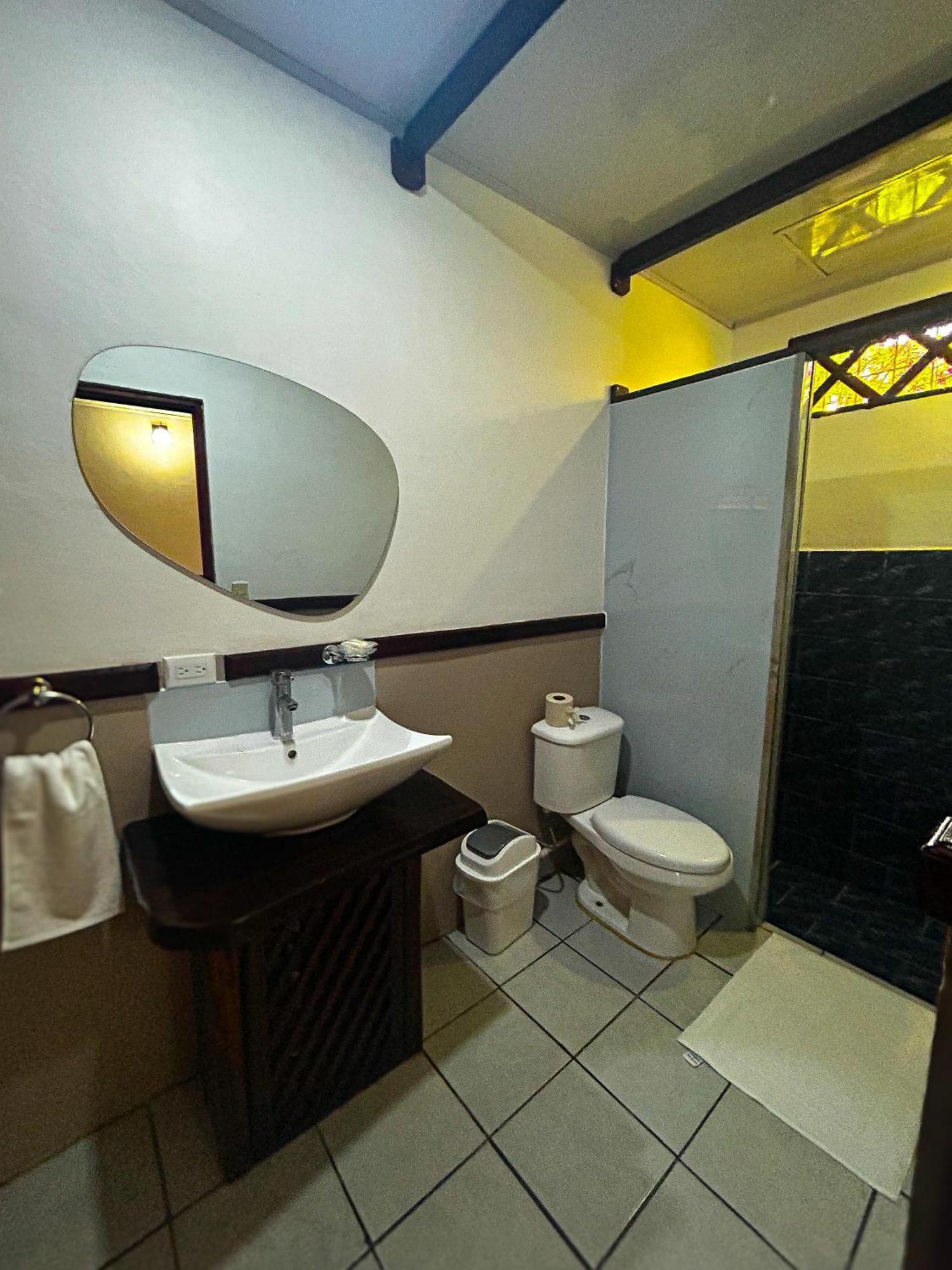 Cabinas Ole Caribe Puerto Viejo de Talamanca ภายนอก รูปภาพ