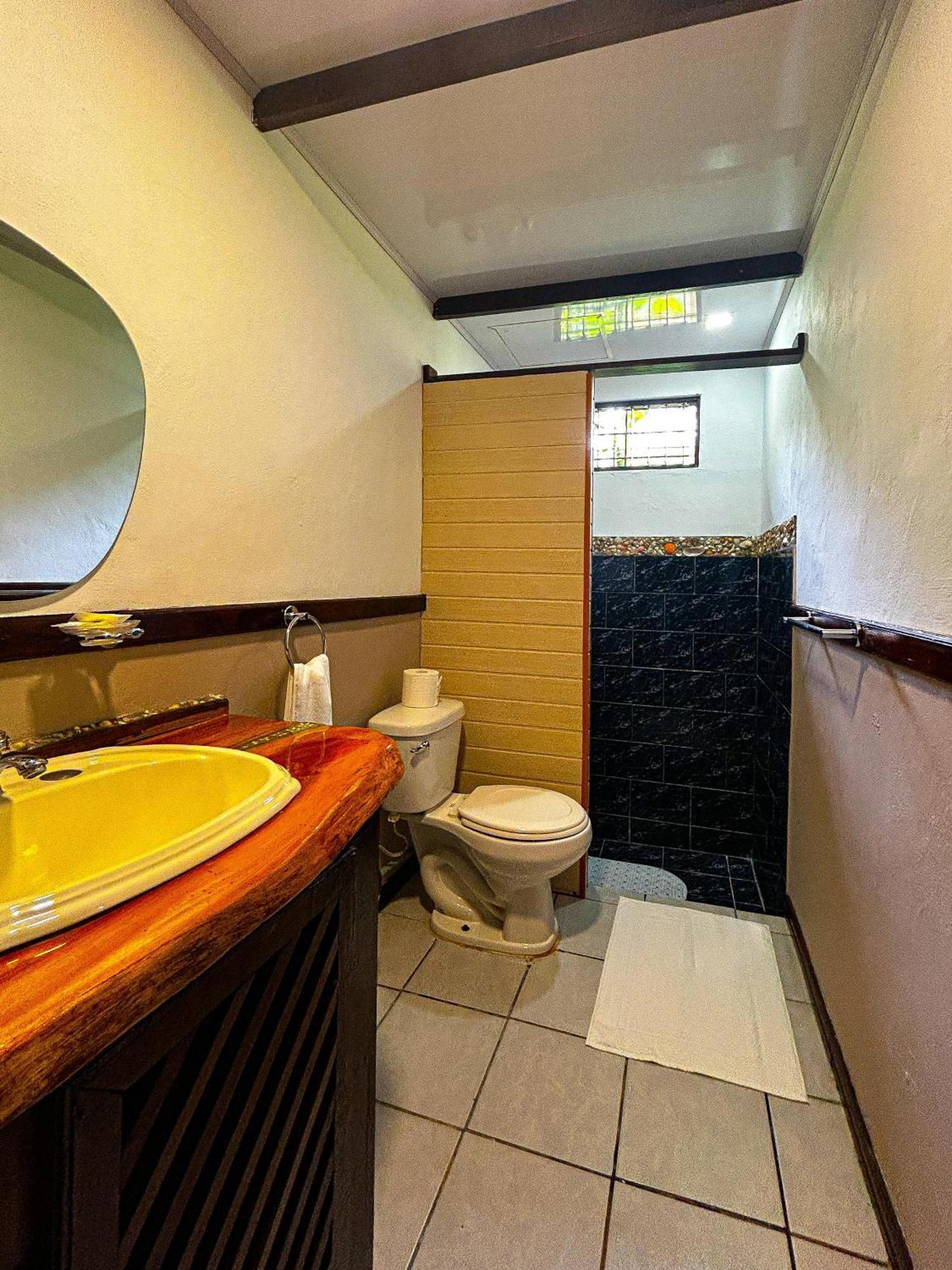 Cabinas Ole Caribe Puerto Viejo de Talamanca ภายนอก รูปภาพ