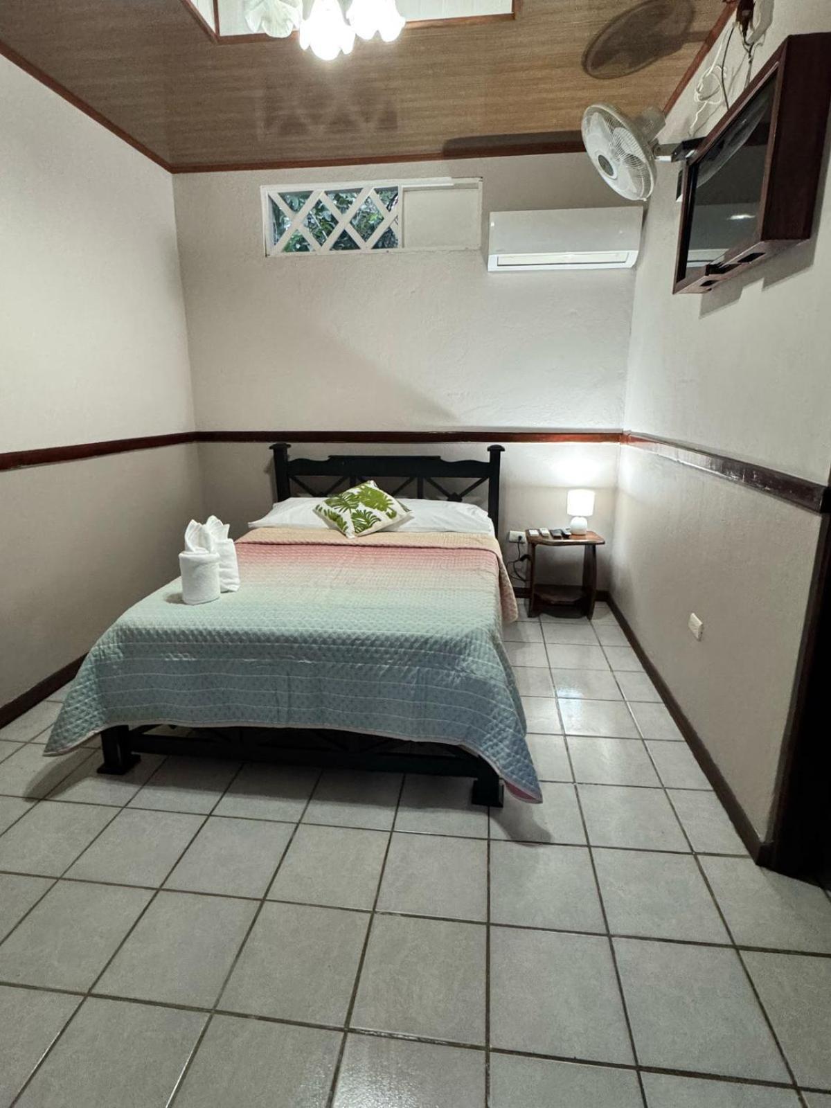 Cabinas Ole Caribe Puerto Viejo de Talamanca ภายนอก รูปภาพ